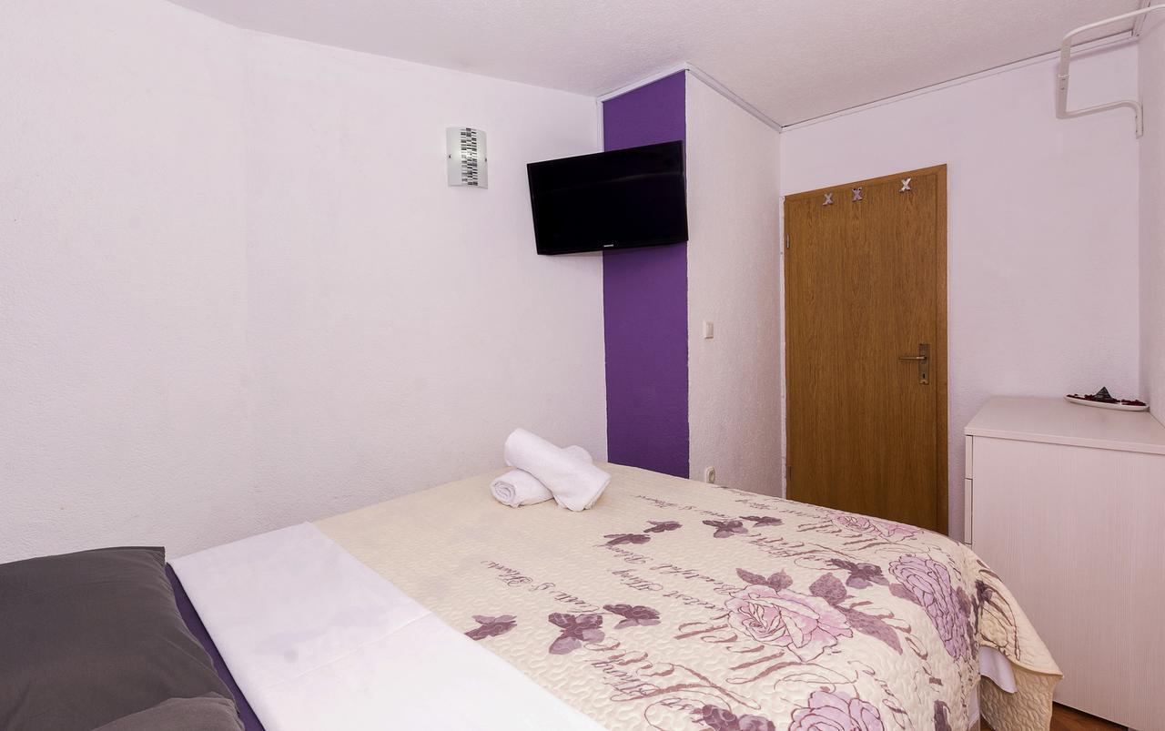 Guesthause Antonio Hotel Split Exterior photo