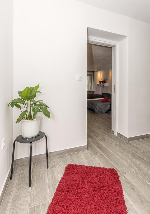 Guesthause Antonio Hotel Split Exterior photo